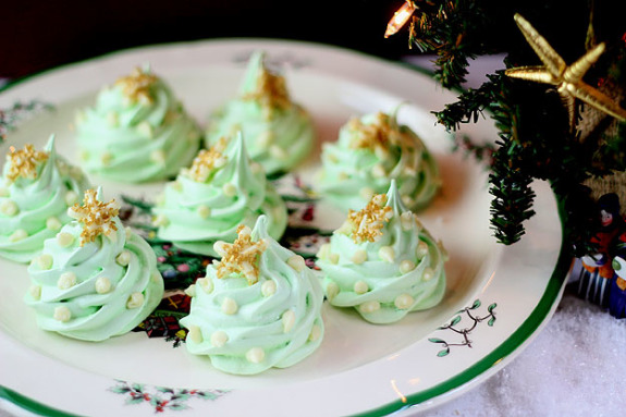 Meringue Christmas Trees, Meringue , Christmas Decorating Ideas, Christmas Recipe